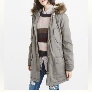 Abercrombie & Fitch Size XS Faux Fur Trim Hood Utility Parka Jacket